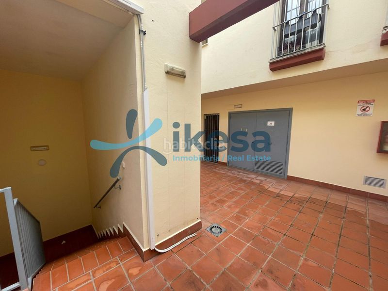 Foto ec58a1ce-e45d-44c8-be3d-daacd8a3dadb. Aparcament cotxe a Gines