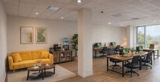 Location Bureau à Barrios (Los). Oficina disponible en alquiler en urbanización parque guadarranq