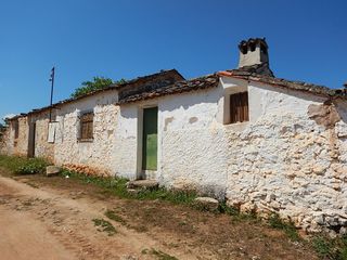 Semi detached house in Sorihuela del Guadalimar. Casa para reformar en sorihuela del guadalimar, jaen