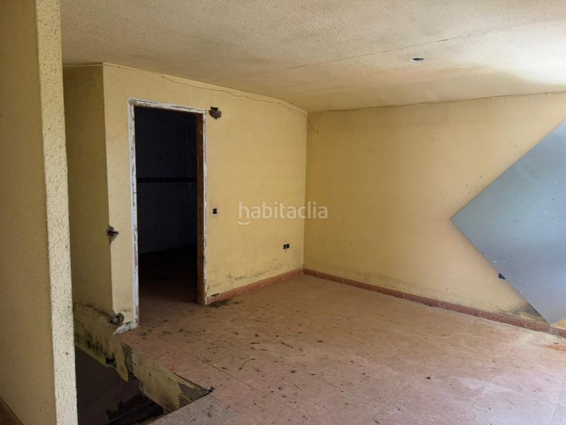 Foto 951e9e24-3745-4dc6-aa64-4c111a0e0d47. Casa adossada a Almendral