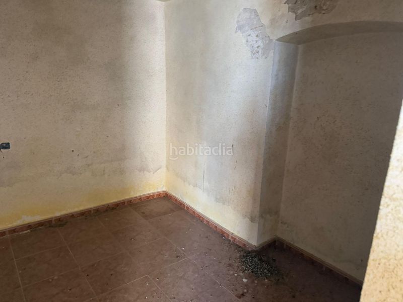 Foto e0c4f33d-a42b-410b-8f59-d957e3f78bb7. Casa adossada a Almendral