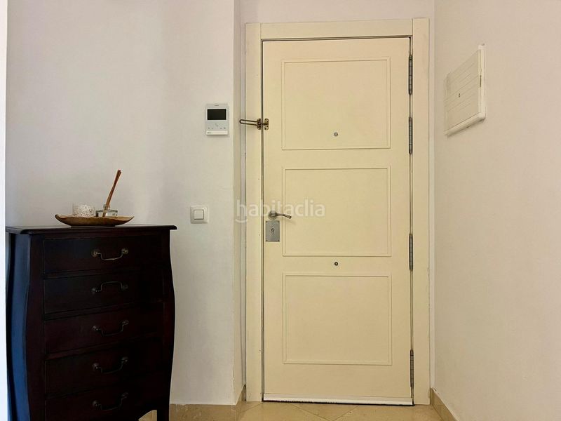 Foto 0599a361-c278-4e40-8ba3-261b2f875c7a. Pis amb aparcament a Tablada Sevilla