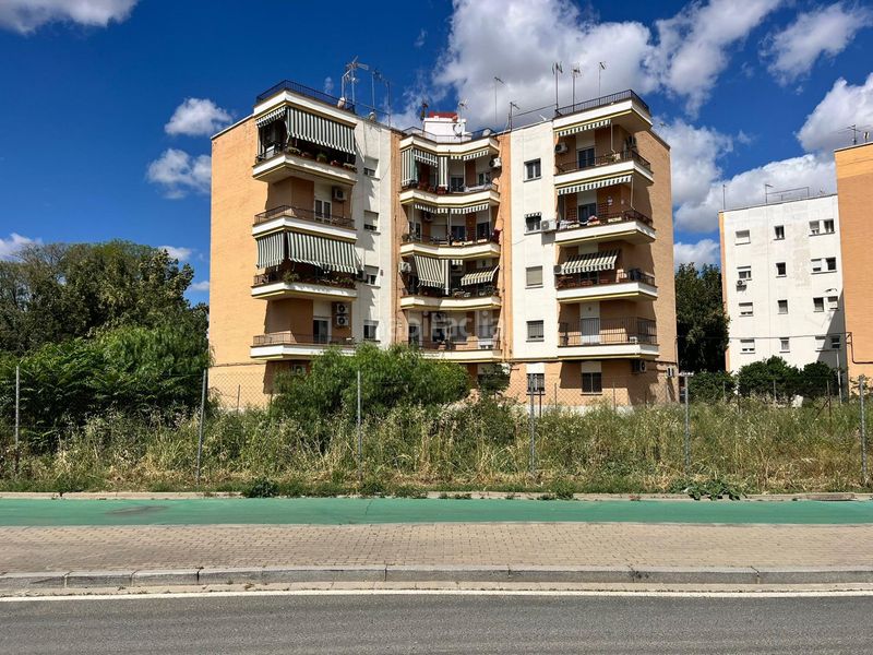 Foto 2520507e-8fa2-45b6-891b-33858bed2274. Pis amb aparcament a Tablada Sevilla
