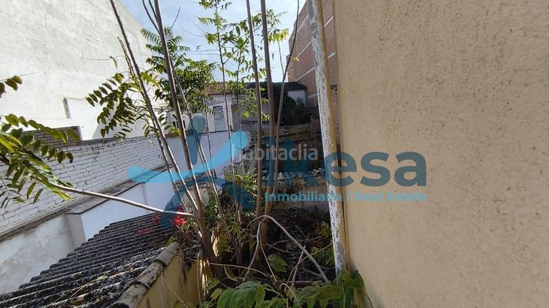 Foto f0653f84-da36-4769-93db-ce476247c1cb. Casa adossada a Mancha Real