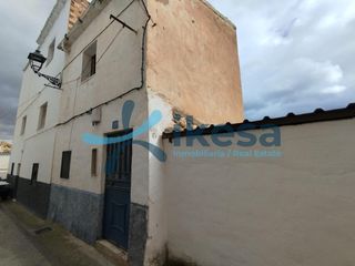 Casa adossada a Quesada. Venta de casa para reformar en quesada, jaén