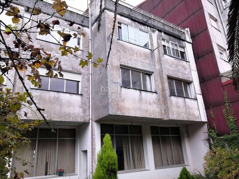 Foto efd69bc7-483e-41b8-8c7b-79d9f2dfa6e8. Edifici a calle xeral-bandeira 3 a Silleda
