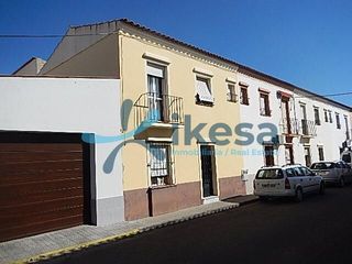 Semi detached house in Puebla de la Calzada. Venta en cesión de remate sin posesión