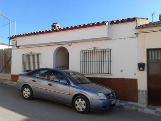 Semi detached house in Martín de la Jara. Venta de casa adosada en martín de la jara  sevilla