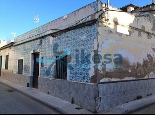 Maison à Arrayanes. Venta de casa en linares, jaén. activo inmobiliario sin posesión