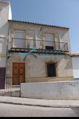 Casa a schiera in Úbeda. Venta de casa en úbeda, jaén. activo inmobiliario sin posesión,