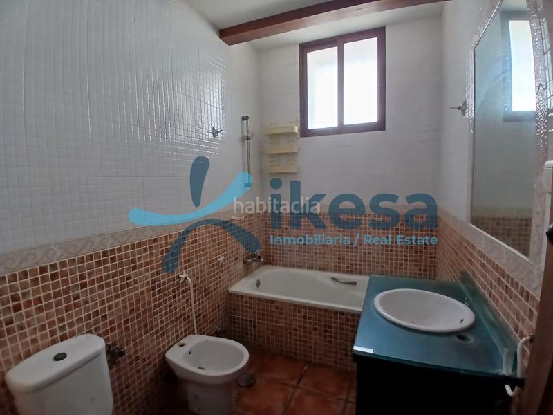 Foto b8bcc827-212b-4430-9a39-c365492f161e. Pis a Álora