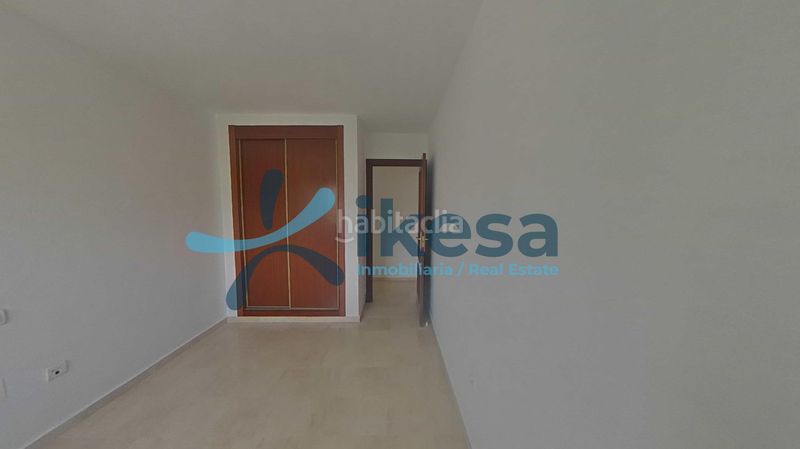 Foto 2284ad90-3d05-4f48-b436-e10358fd068c. Piso venta de vivienda , málaga. activo inmobiliario sin posesión, vivienda alquilada, ideal para inversores, no se puede vi en Estepona