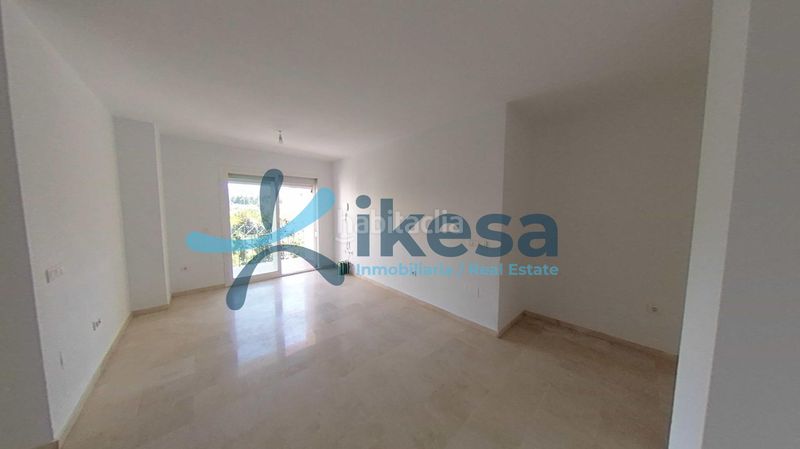 Foto e24880ef-c175-4538-a5a6-7ed27d8f8330. Piso venta de vivienda , málaga. activo inmobiliario sin posesión, vivienda alquilada, ideal para inversores, no se puede vi en Estepona