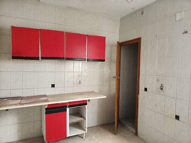 Foto 055d4cdf-8d7f-4c48-8d91-f3c50497b6f3. Casa adossada a Rute