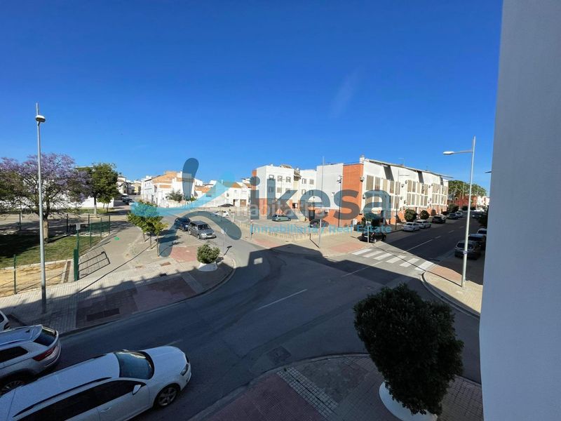 Foto 136a3951-0b4b-44f3-af15-e2439d5ba7a6. Pis amb aparcament a Lebrija