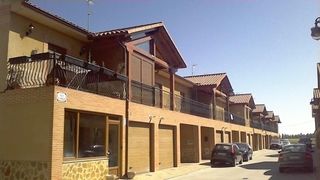 Casa adossada a Villanueva de Azoague