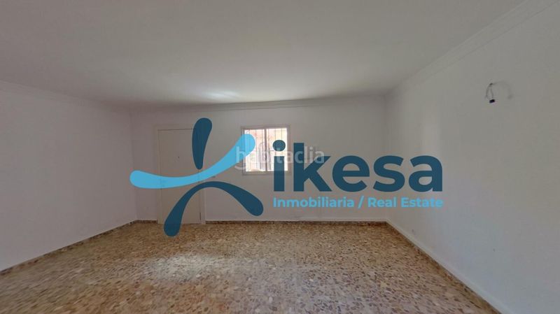 Foto 5cbfac0c-7792-4fd6-b91d-e5f3f4dbff04. Casa adossada a Puerto de la Duquesa Manilva