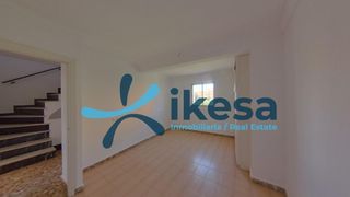 Maison jumelée à Puerto de la Duquesa. Venta de casa adosada en manilva, málaga.