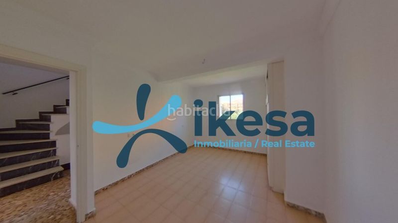 Foto be15abcb-05b4-4baa-b8f3-9f2b82f8e91d. Casa adossada a Puerto de la Duquesa Manilva