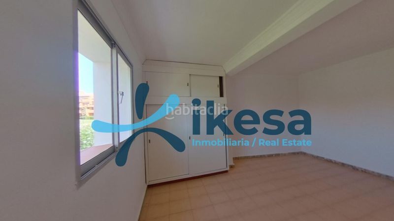 Foto eb4a8553-6920-4b84-bef4-85fd1588c9bb. Casa adossada a Puerto de la Duquesa Manilva