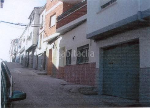 Foto 1c7536b5-27b8-4d75-b21f-aa2c5dde6ba1. Casa adossada a Montehermoso