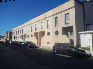Maison jumelée à Santiponce. Venta chalet adosado sin posesión en santiponce  sevilla
