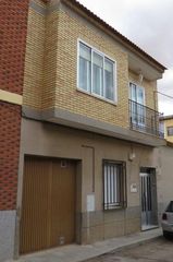 Reihenhaus in Mora. Venta de casa adosada sin posesión no visitable en mora  toledo