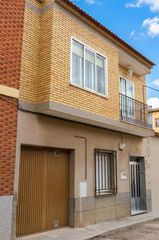 Maison à Mora. Venta de casa sin posesión no visitable en mora  toledo