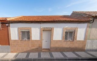 Casa a schiera in Carretera de Córdoba - Libertad. Se vende adosado en ciudad real sin posesión