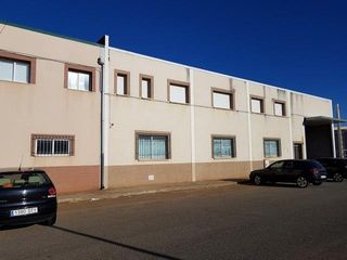Local Comercial en Picón. Se vende local comercial en ciudad real sin posesión