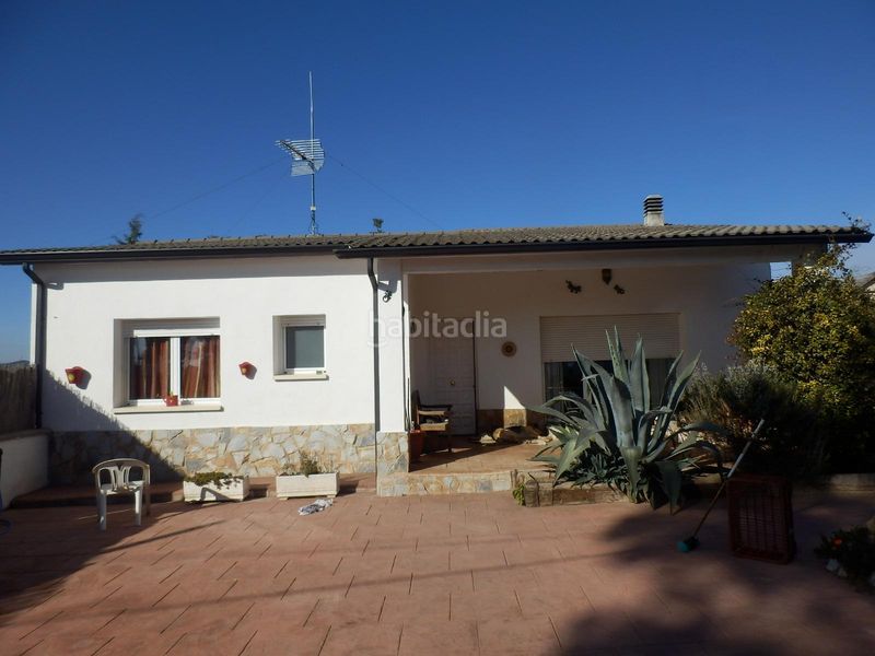 Foto b725fef7-5d5e-488a-8a1a-d4689658ada2. Casa amb aparcament a Mediona