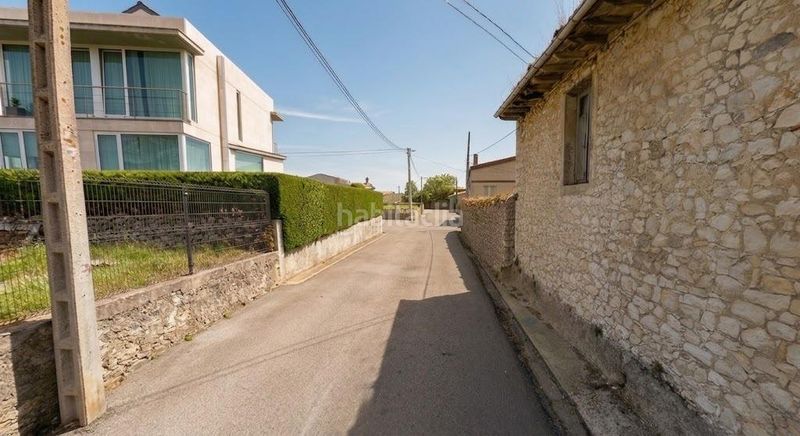 Foto 79f35cec-b41e-4caf-9328-7df44a821661. Casa adossada a Alisal - San Román Santander