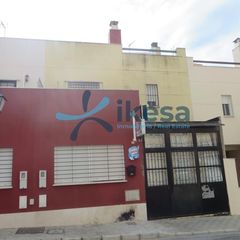 Casa in Puebla del Río (La). Venta de casa en la puebla del río, sevilla. activo inmobiliario