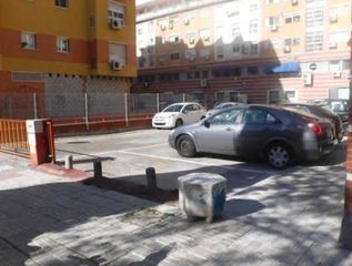 Aparcament cotxe a Urbadiez - Entrepuentes