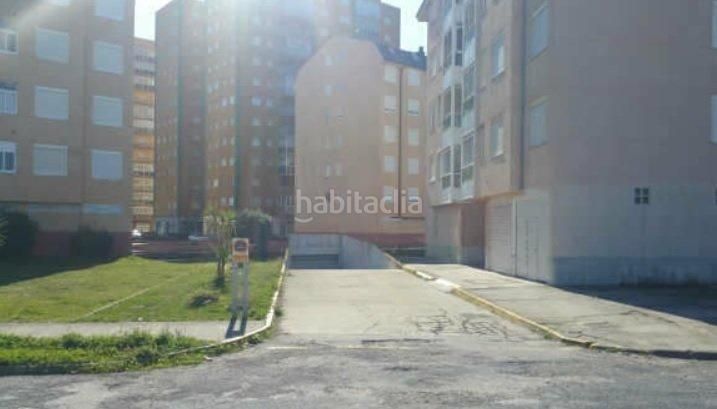 Foto 29d5d7b3-d044-4f49-9e76-05abd5a4a57e. Aparcament cotxe a Foz