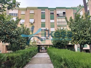 Piccolo appartamento in Castilleja de la Cuesta. Venta de piso sin posesión en castilleja de la cuesta  sevilla