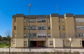 Pis a Huerta del Rey. Venta de piso sin posesión no visitable en valladolid