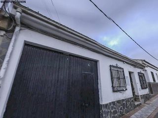 Casa en Atarfe. Venta de adosado en atarfe sin posesión