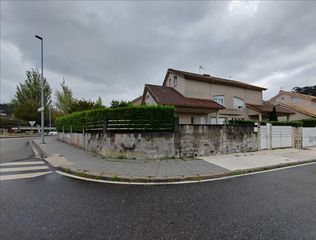 Apartament  Curros enriquez 41. Chalet actualmente sin posesión.