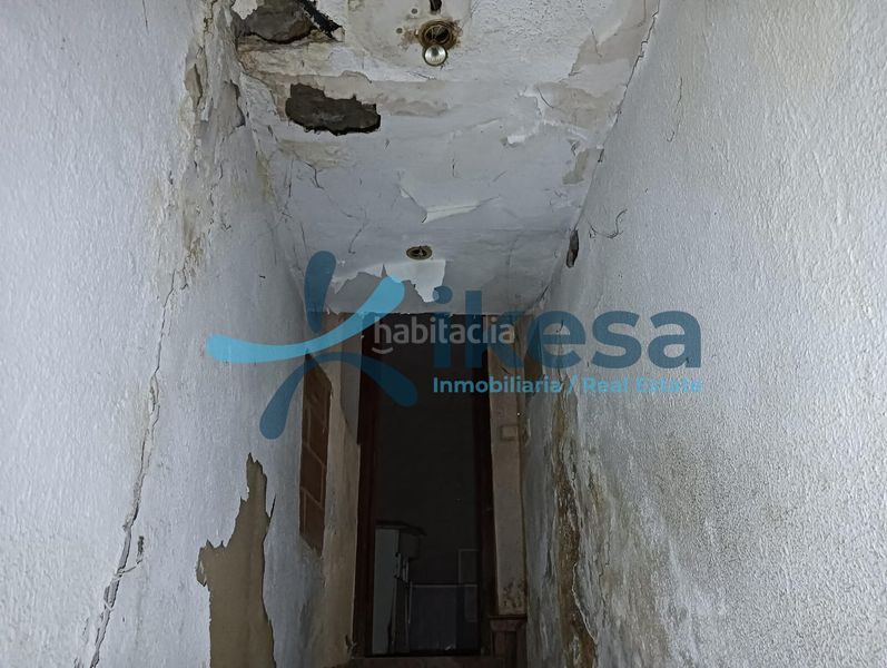 Foto 8883ee00-20e1-4504-aa10-78168b686eeb. Casa adossada a Martos