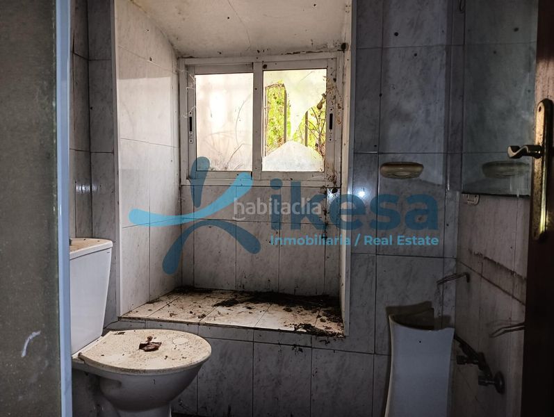 Foto 90f6732b-7d39-4081-a2d4-838e1e8c7d9f. Casa adossada a Martos