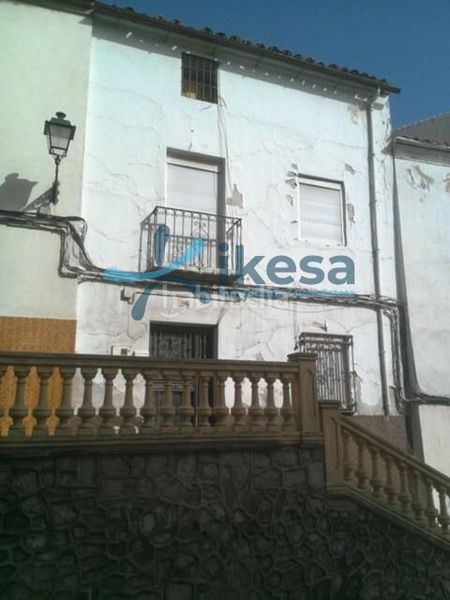 Foto da86ac3d-951e-481e-bd0a-c90a205d0a38. Casa adossada a Martos