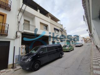 Etagenwohnung in Torreperogil. Se vende piso en la localidad de torreperogil, en la provincia d