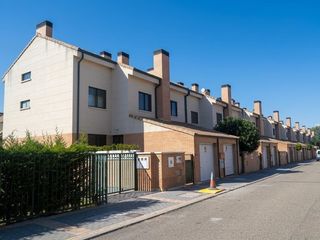 Casa a schiera in Simancas. Unifamiliar en venta en simancas. sin posesión no visitable