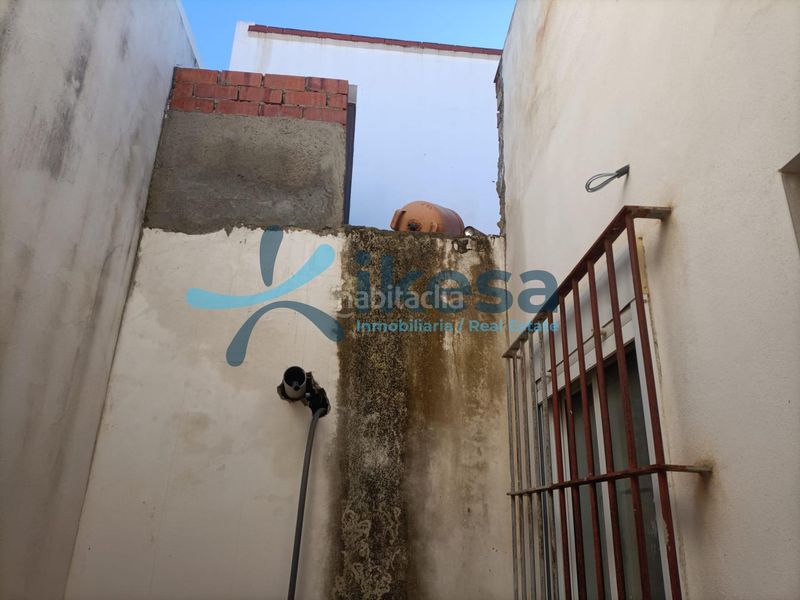 Foto 98ad2db1-5d49-4510-9c6e-fc7ed9389ad0. Casa adossada a Coronil (El)