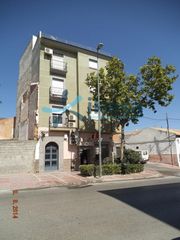 Appartamento in Jódar. Venta de vivienda en jódar, jaén. activo inmobiliario sin posesi
