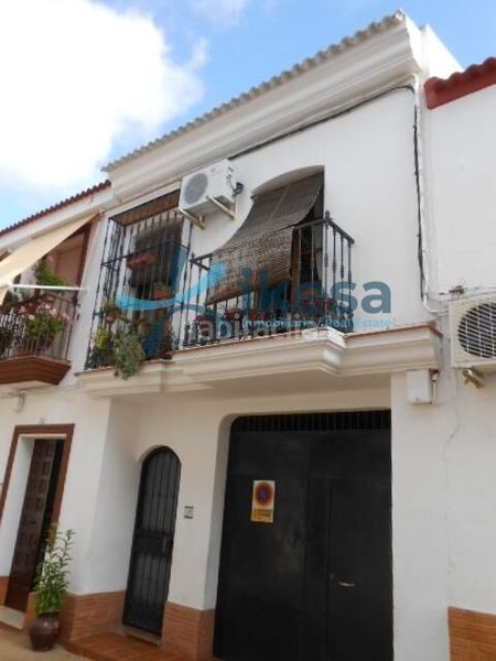 Foto 981757e5-7127-4377-a9f9-b38c3946722e. Casa adossada a Almonte Almonte