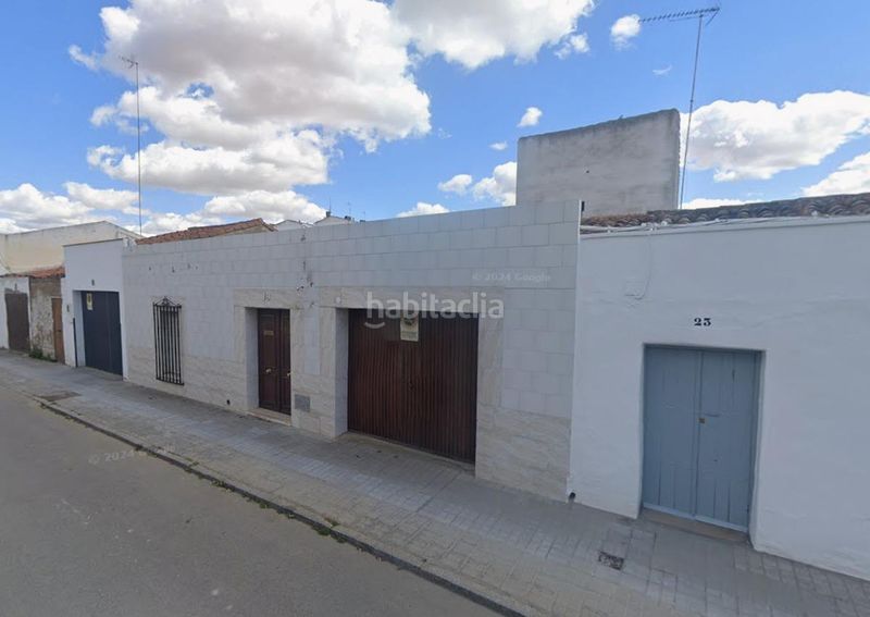 Foto d28221b0-0050-4caf-9593-10859c53efaa. Casa amb aparcament a Este Mérida