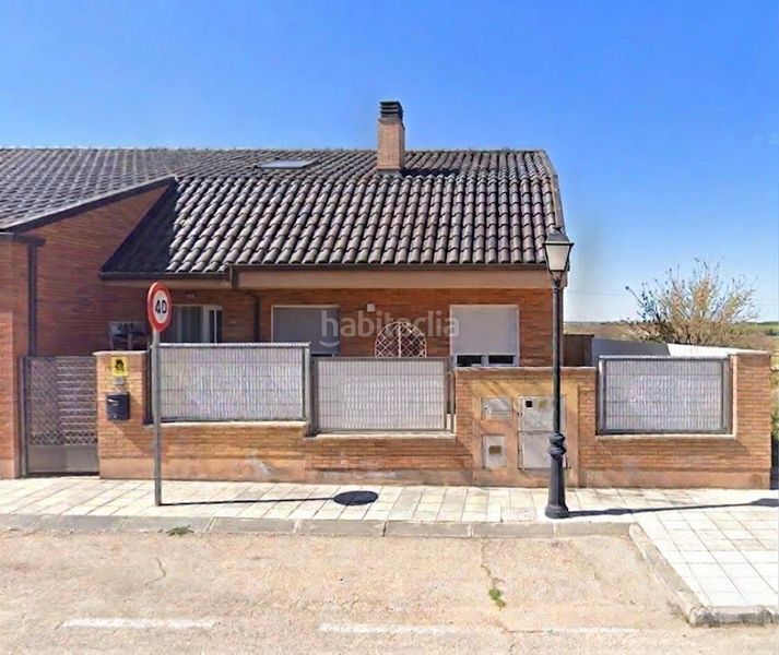 Foto ae15a61a-5e33-44f8-8a46-ca8c89a67157. Casa adossada amb aparcament a Humanes