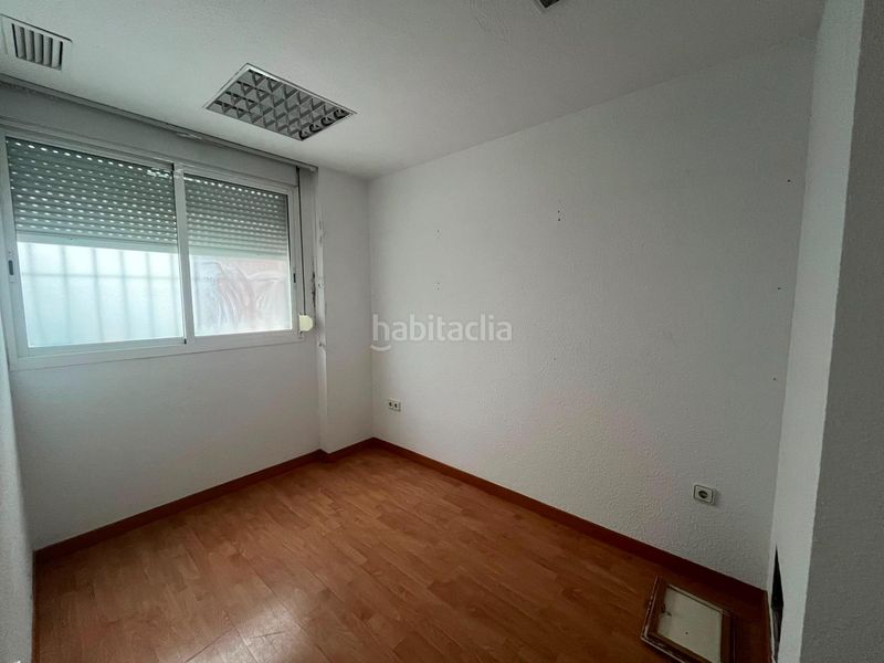 Foto e0af8c48-b483-426c-92ba-0d13a51422b9. Piso vivienda en venta en pleno centro 130,59 m2 junto a la campana en Sevilla